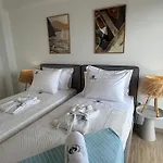 Fronte Mare Suite - Sea Front Luxury Apartment With Private Beach Patio
