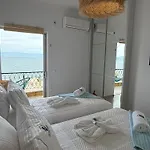 Fronte Mare Suite - Sea Front Luxury Apartment With Private Beach Patio
