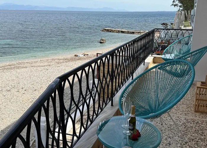 Fronte Mare Suite - Sea Front Luxury Apartment With Private Beach Patio
