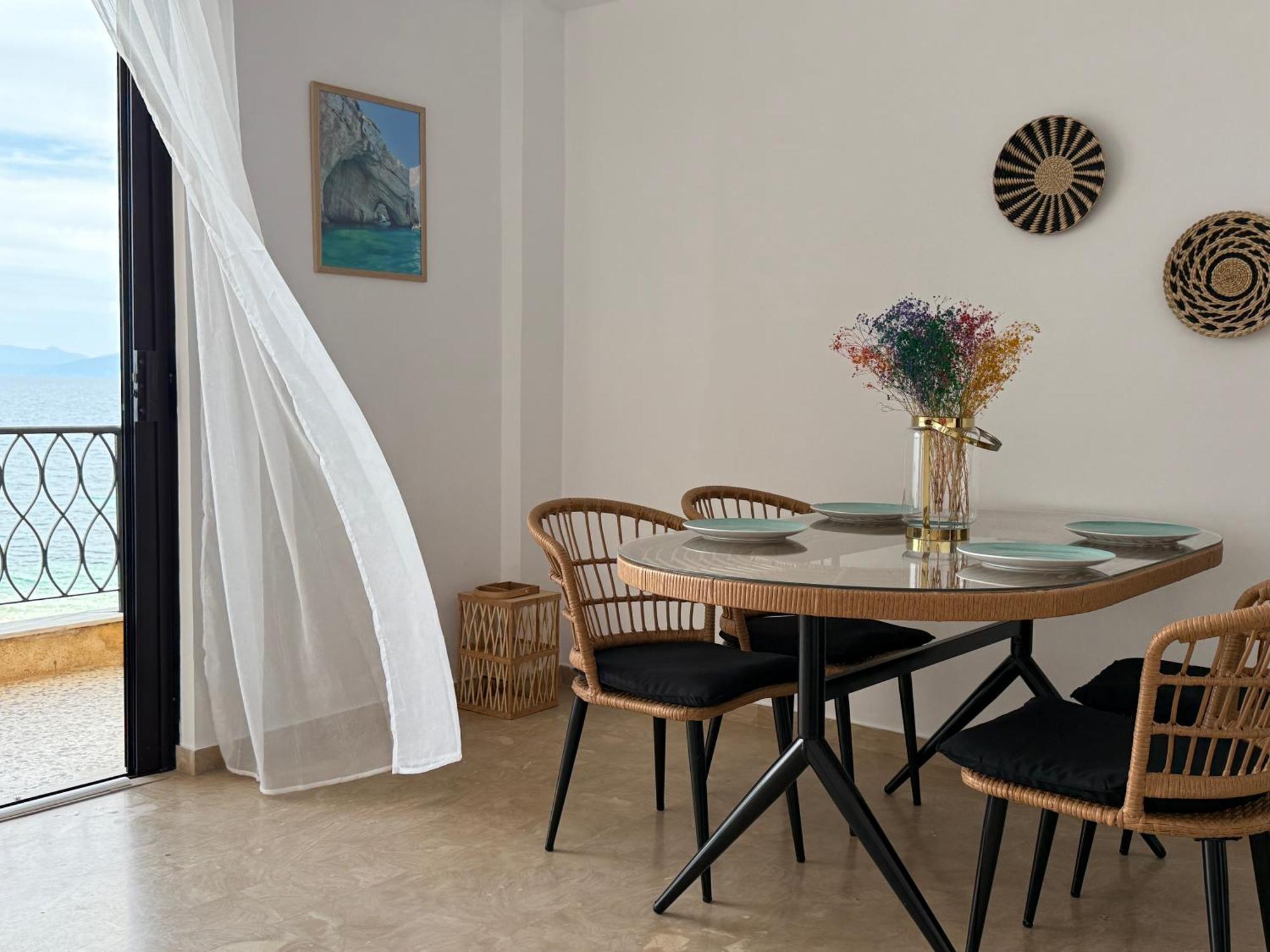 Fronte Mare - Sea Front Luxury With Private Patio * Benitses (Corfu)