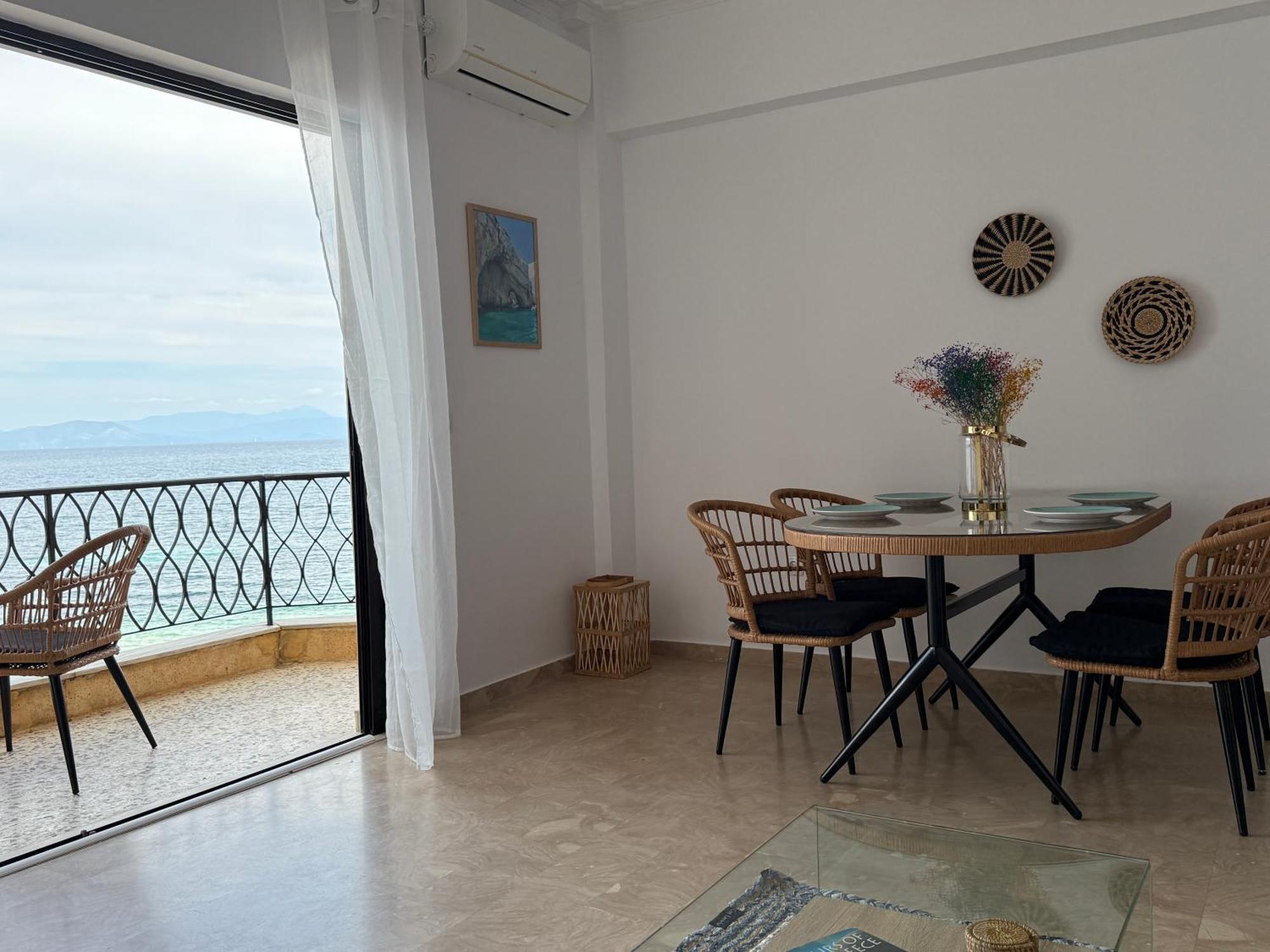 Apartment Fronte Mare - Sea Front Luxury With Private Patio