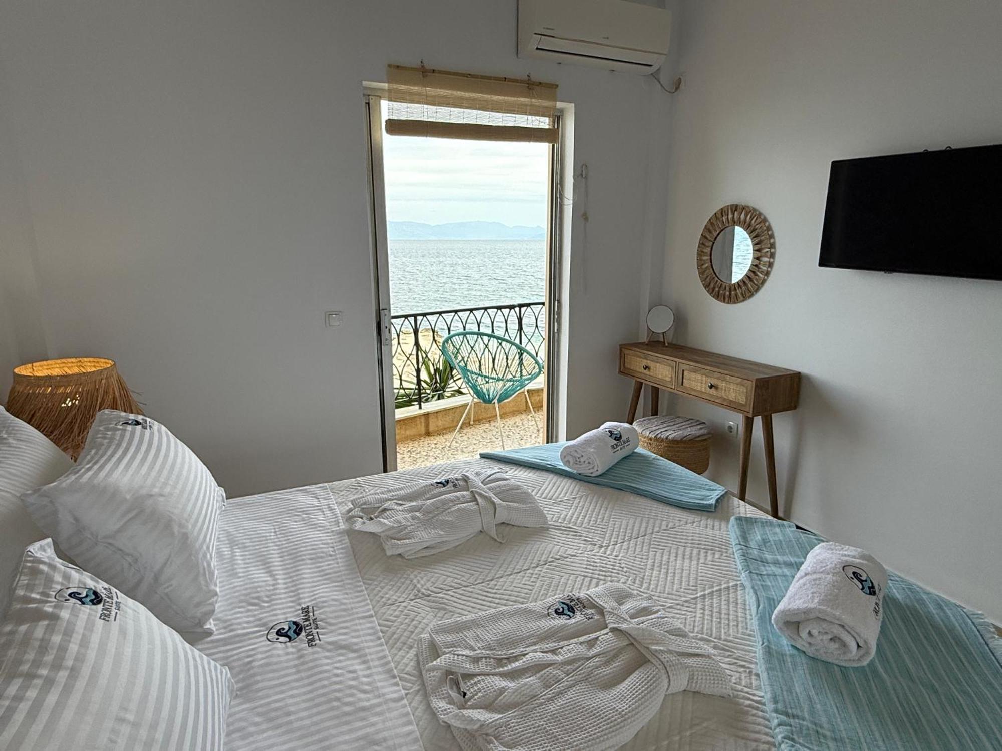Fronte Mare - Sea Front Luxury With Private Patio