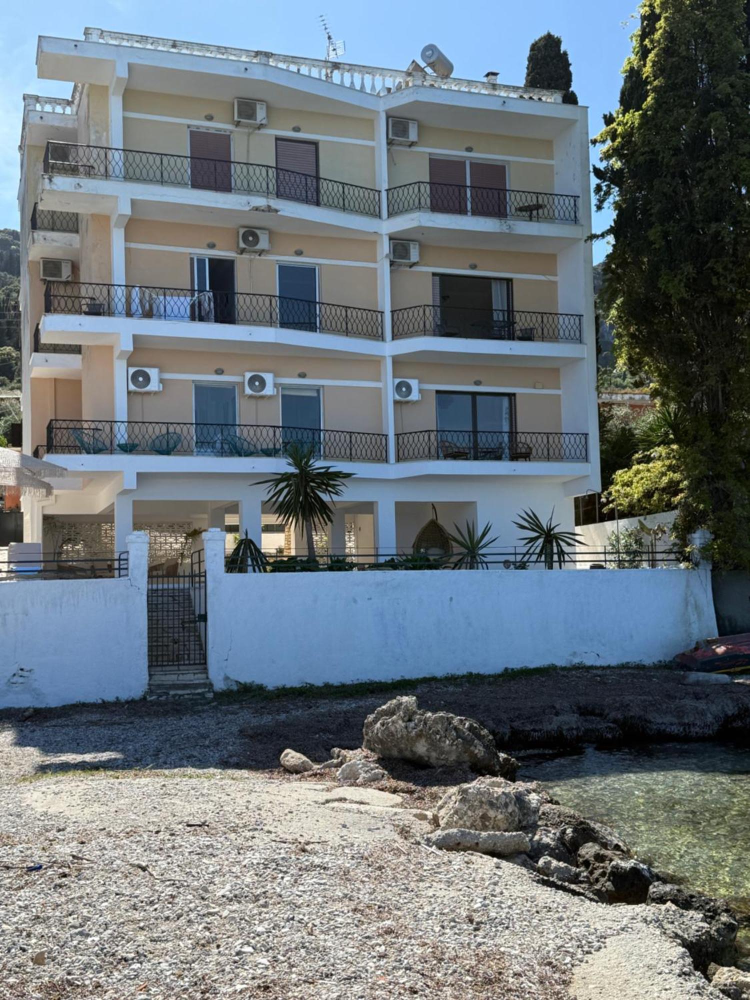 Fronte Mare - Sea Front Luxury With Private Patio