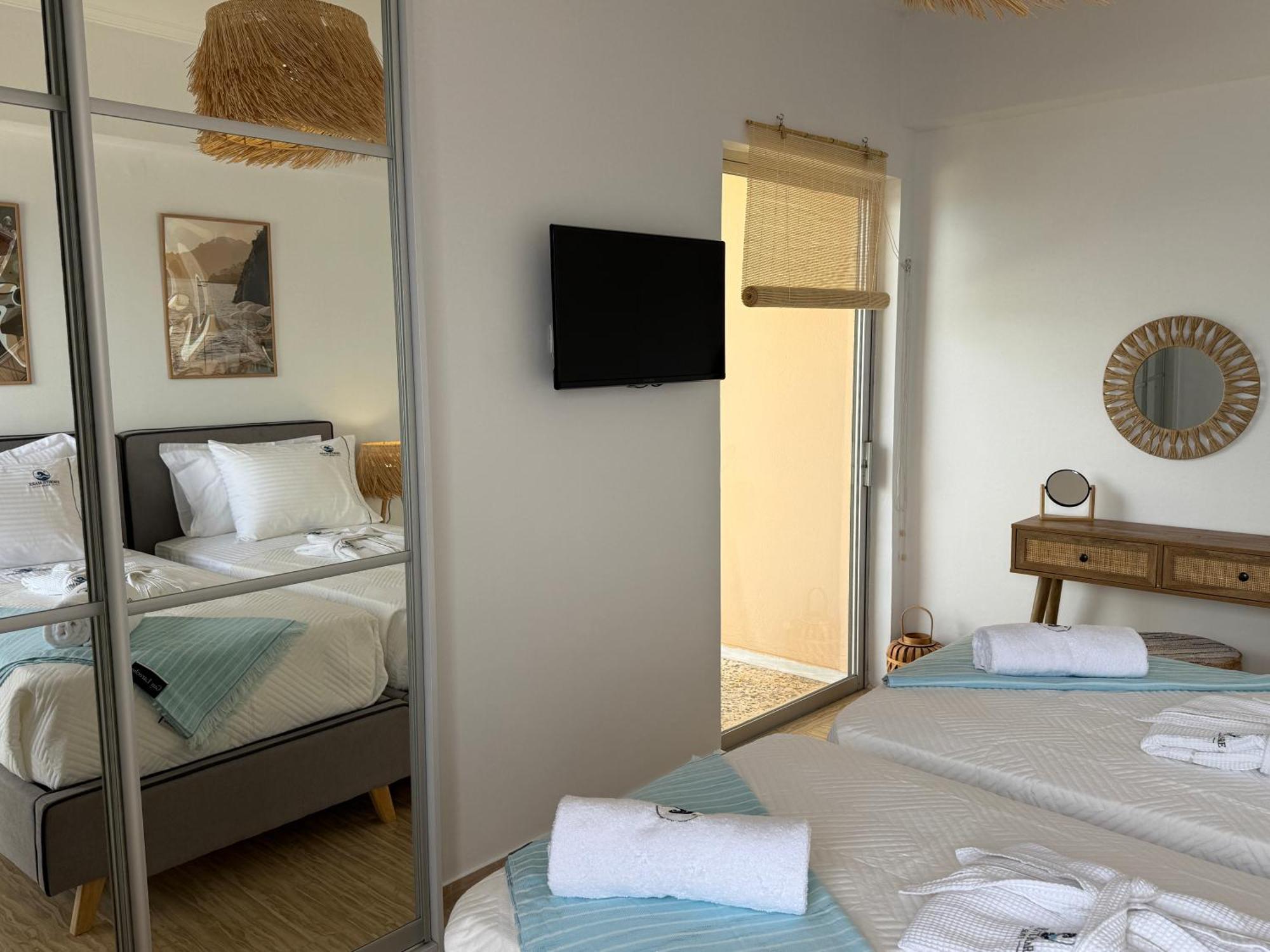 Appartement Fronte Mare - Sea Front Luxury With Private Patio