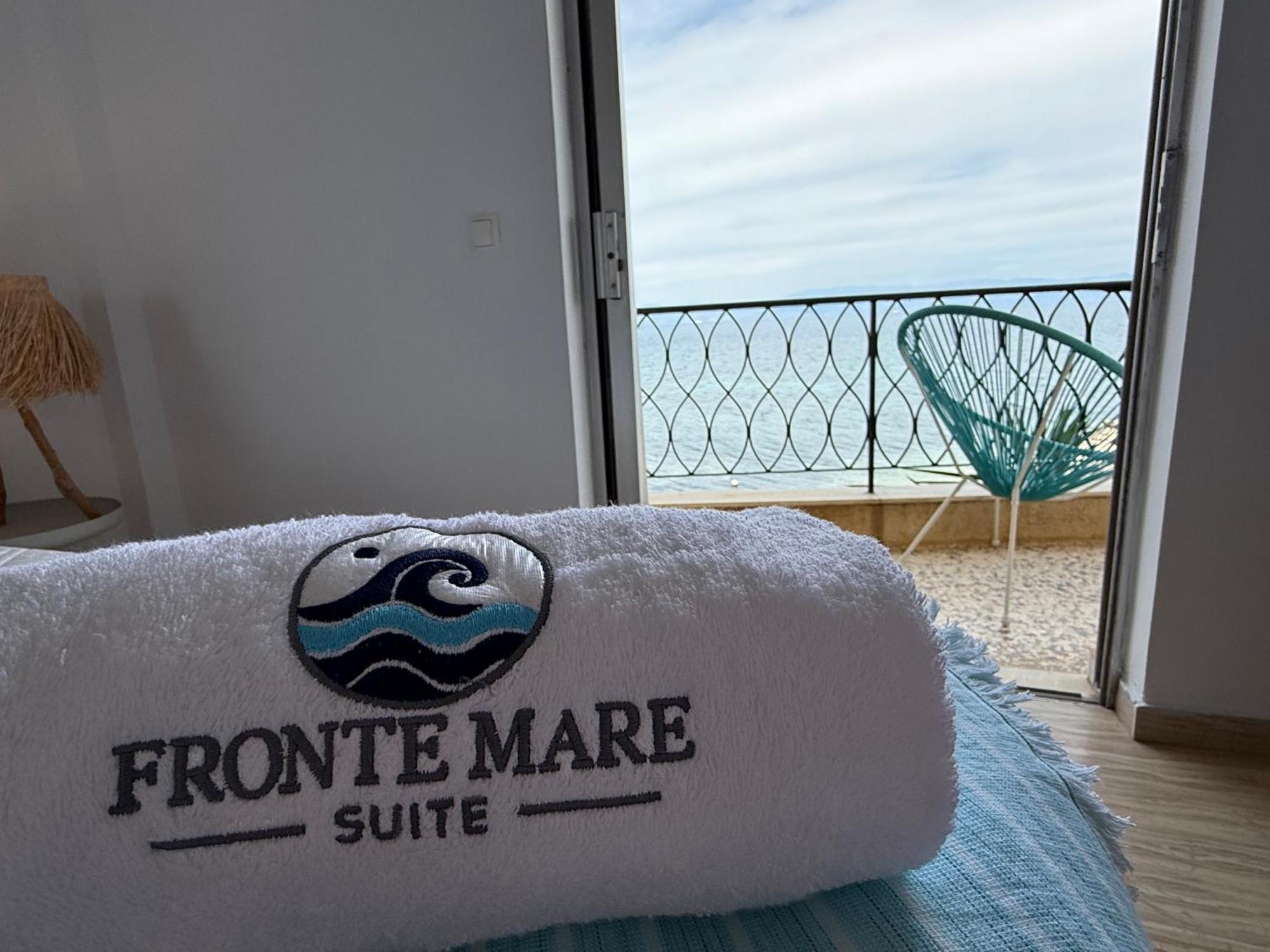 Fronte Mare - Sea Front Luxury With Private Patio Apartment *