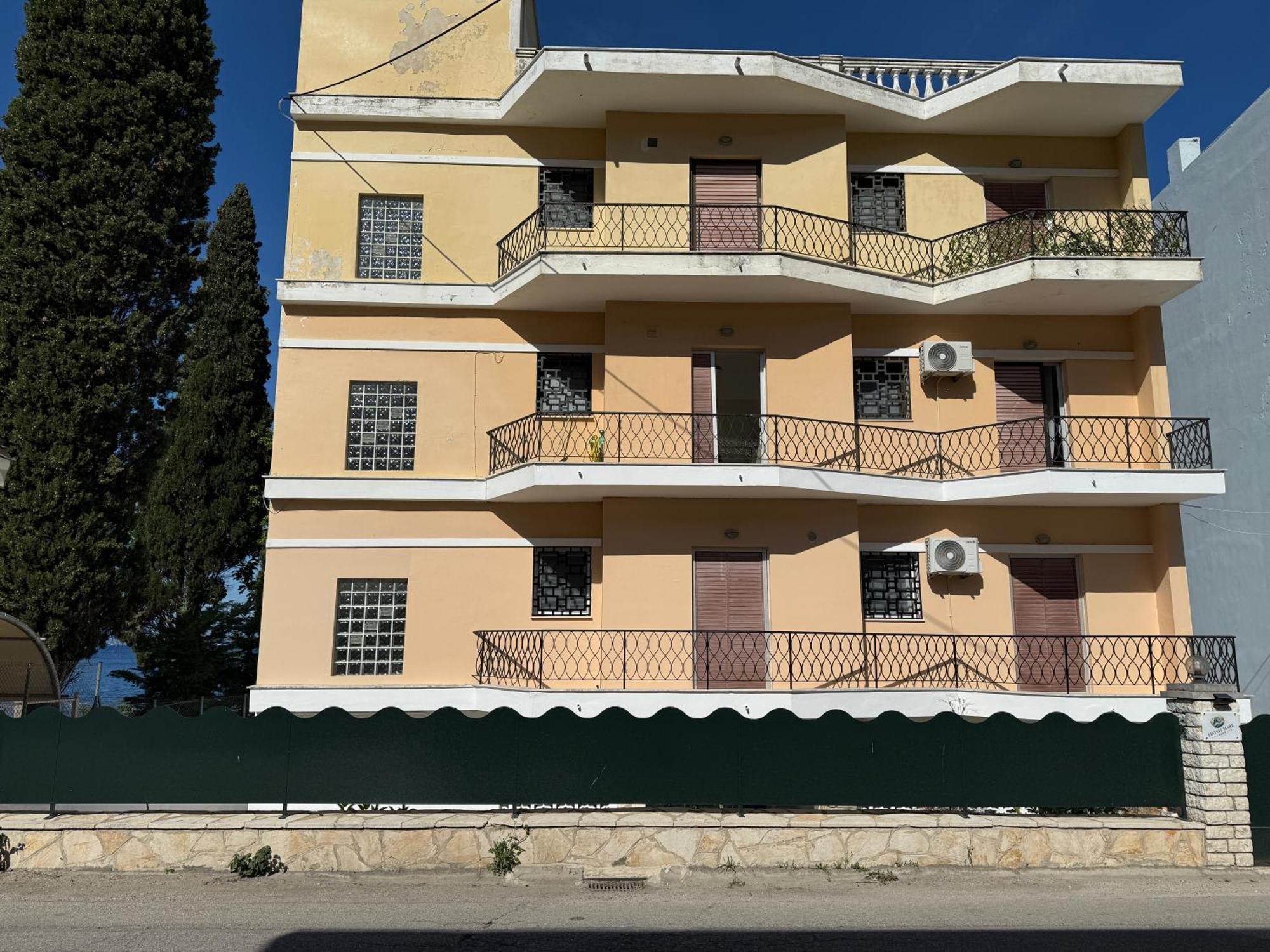 Fronte Mare - Sea Front Luxury With Private Patio Appartement